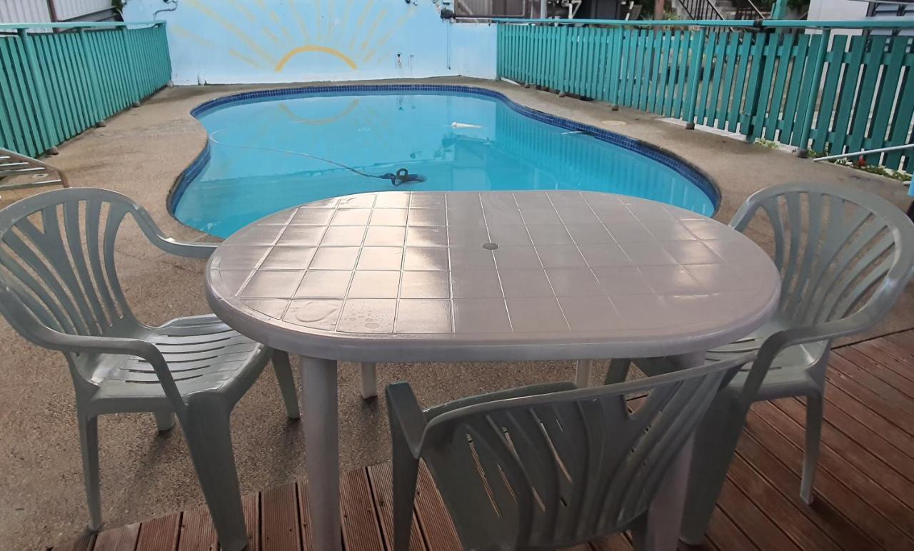 Cosy 2 Bedroom Unit With Pool,Wifi Сува Екстериор снимка