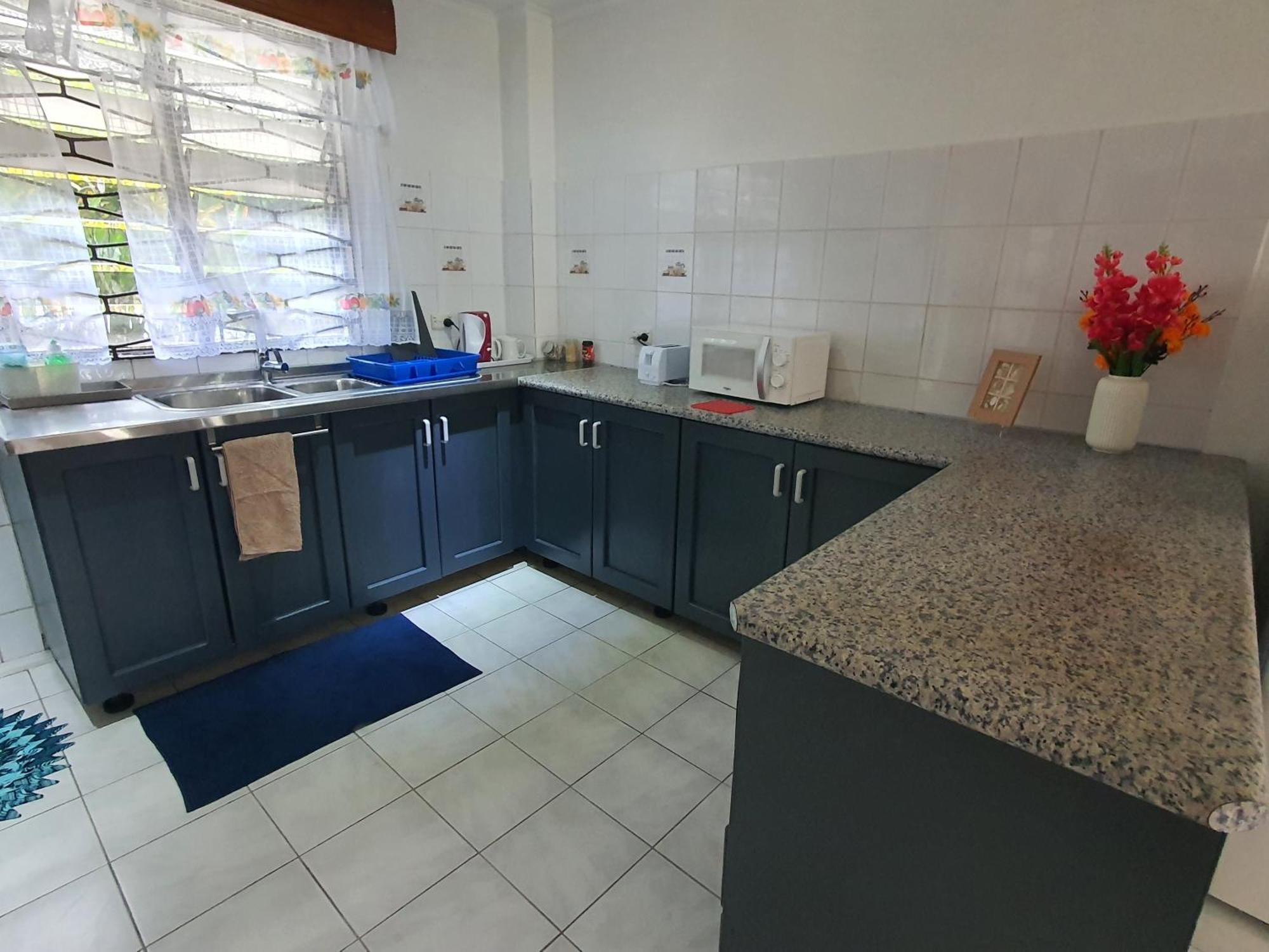 Cosy 2 Bedroom Unit With Pool,Wifi Сува Екстериор снимка