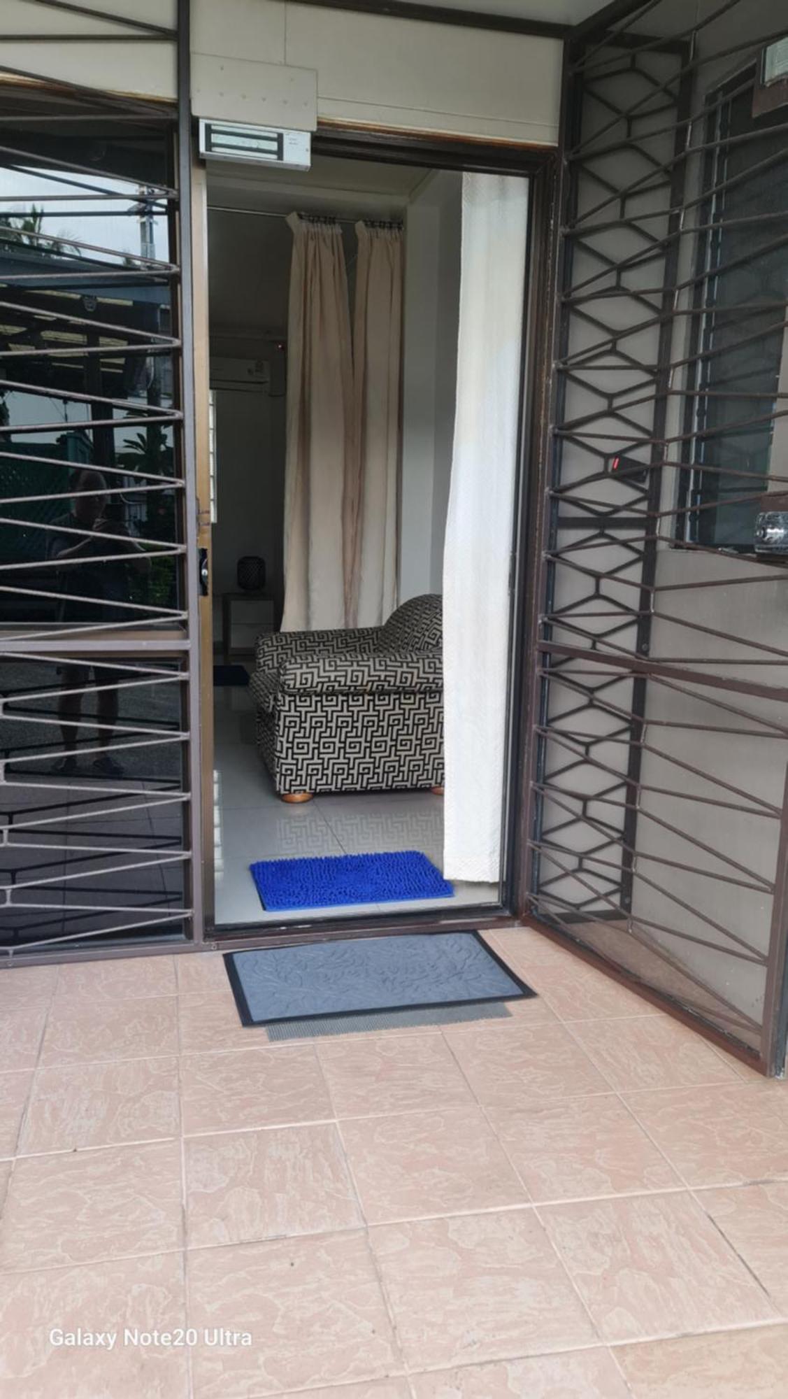 Cosy 2 Bedroom Unit With Pool,Wifi Сува Екстериор снимка