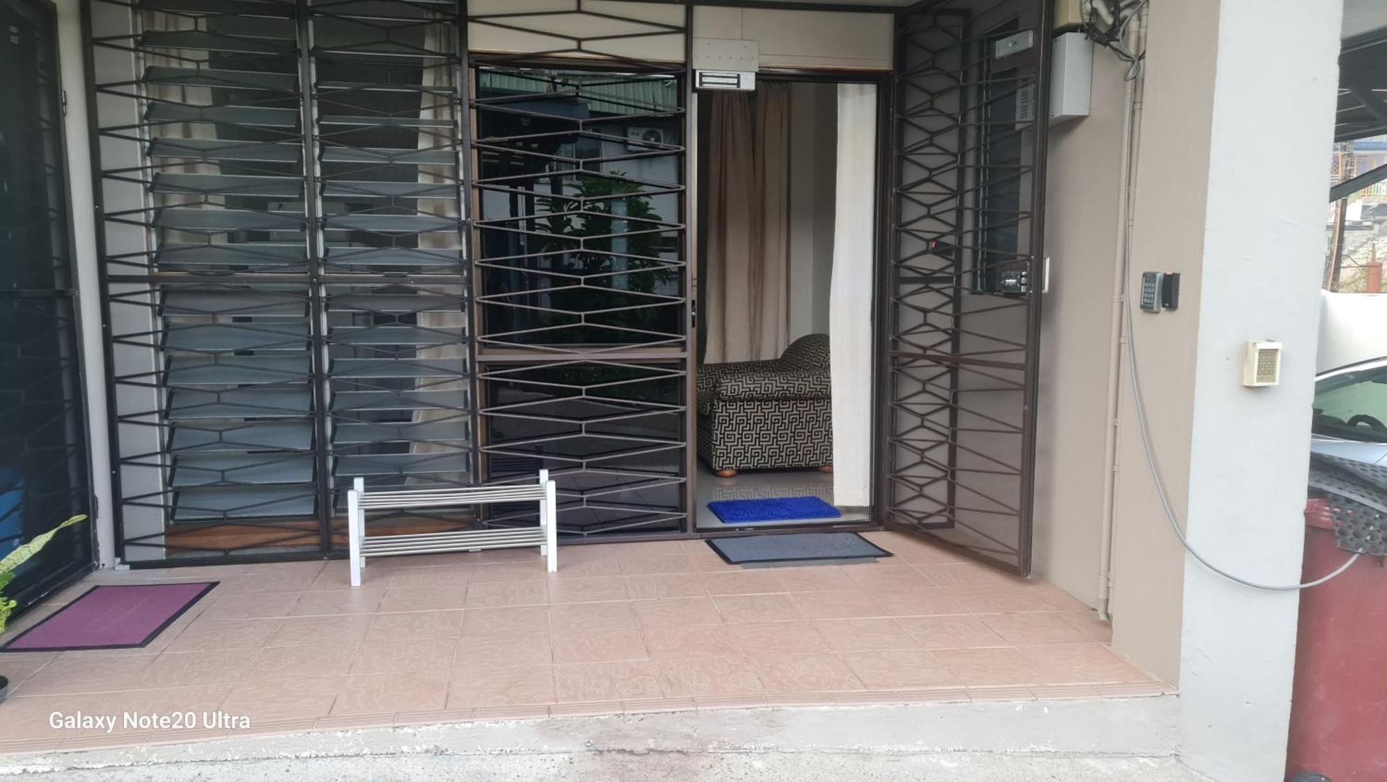 Cosy 2 Bedroom Unit With Pool,Wifi Сува Екстериор снимка