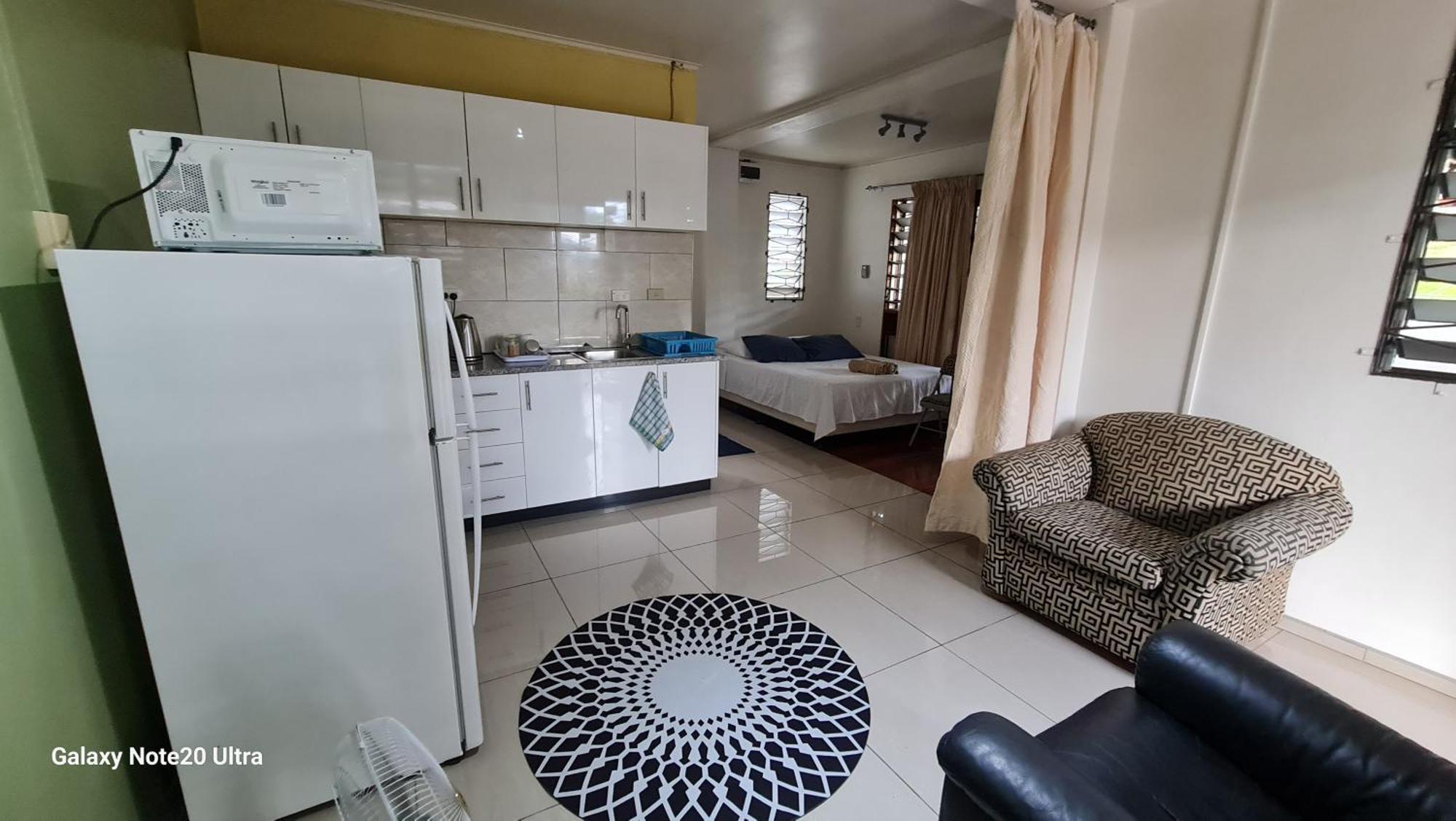Cosy 2 Bedroom Unit With Pool,Wifi Сува Екстериор снимка